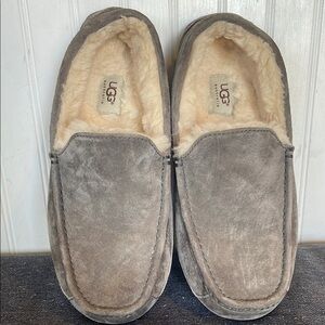 UGG Men's Gray Suede Slippers